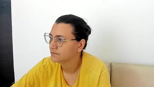 Snapshot of MARILYN_GARCIA chatting on February 21, 2025, 4:05 pm MARILYN GARCIA online show from February 21, 2025, 4:05 pm