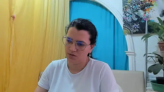 MARILYN GARCIA online show from July 15, 2026, 12:56 pm