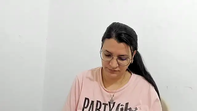 Snapshot of MARILYN_GARCIA chatting on September 14, 2025, 1:44 pm MARILYN GARCIA online show from September 14, 2025, 1:44 pm