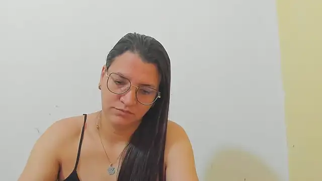 Snapshot of MARILYN_GARCIA chatting on October 12, 2025, 3:24 pm MARILYN GARCIA online show from October 12, 2025, 3:24 pm