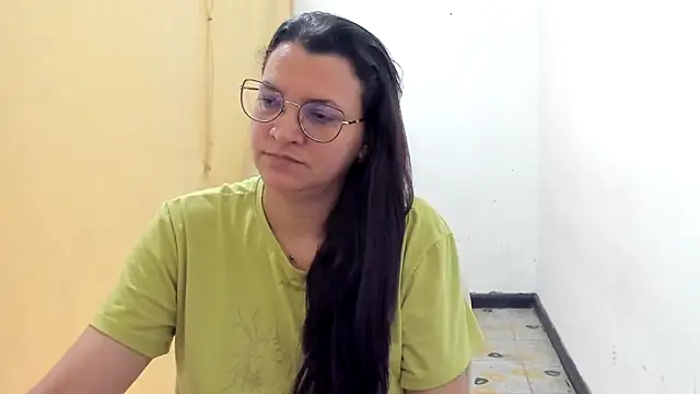 Snapshot of MARILYN_GARCIA chatting on October 18, 2025, 2:08 pm MARILYN GARCIA online show from October 18, 2025, 2:08 pm