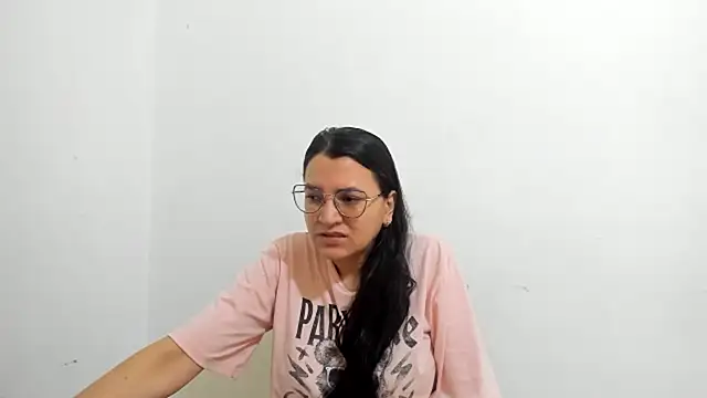 Snapshot of MARILYN_GARCIA chatting on September 19, 2025, 1:04 pm MARILYN GARCIA online show from September 19, 2025, 1:04 pm