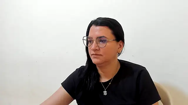 MARILYN GARCIA online show from November 1, 2025, 3:17 pm