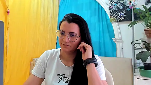MARILYN GARCIA online show from July 14, 2026, 4:13 pm