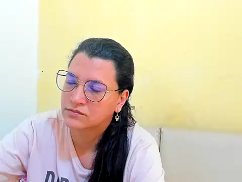 Snapshot of MARILYN_GARCIA chatting on April 7, 2026, 3:47 pm MARILYN GARCIA online show from April 7, 2026, 3:47 pm