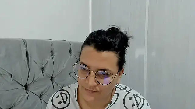 Snapshot of MARILYN_GARCIA chatting on January 27, 2025, 10:27 pm MARILYN GARCIA online show from January 27, 2025, 10:27 pm
