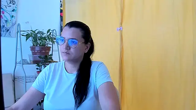 MARILYN GARCIA online show from June 30, 2026, 8:31 pm
