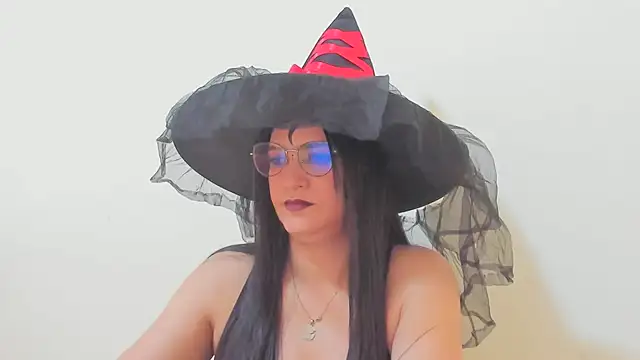 MARILYN GARCIA online show from October 31, 2025, 3:08 pm