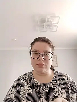 JulieTailor online show from August 9, 2026, 10:43 am