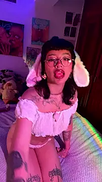 luna bloomss online show from August 7, 2026, 12:33 pm