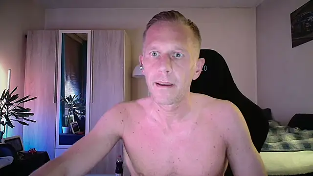 slaveboy2016xh online show from June 23, 2026, 11:14 pm