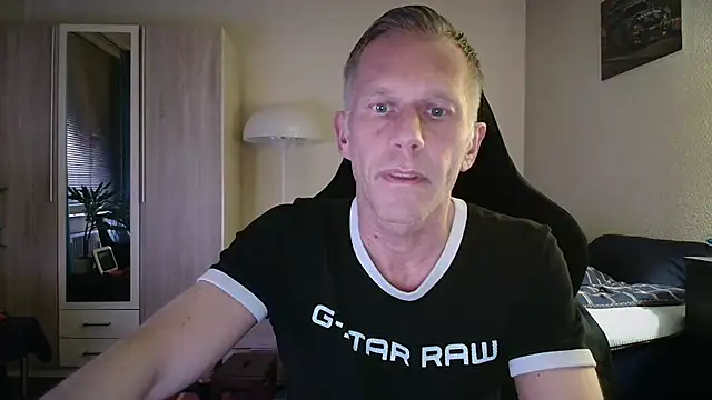 slaveboy2016xh online show from June 7, 2026, 8:25 pm