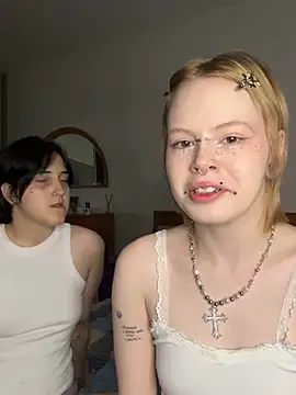 AliceAndMia online show from August 7, 2026, 6:58 pm