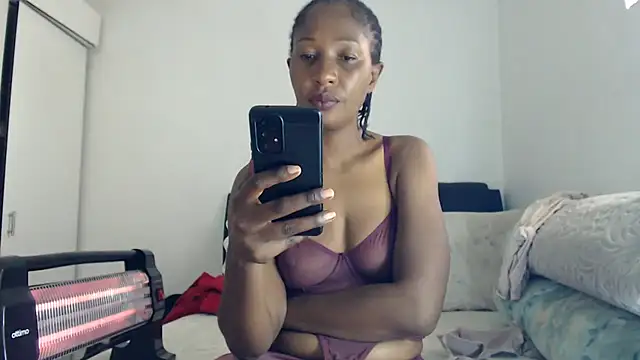 leanna23 online show from July 6, 2026, 11:39 am