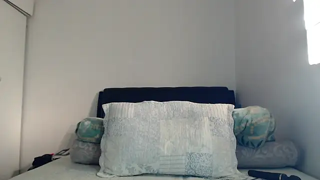 leanna23 online show from July 21, 2026, 1:34 pm