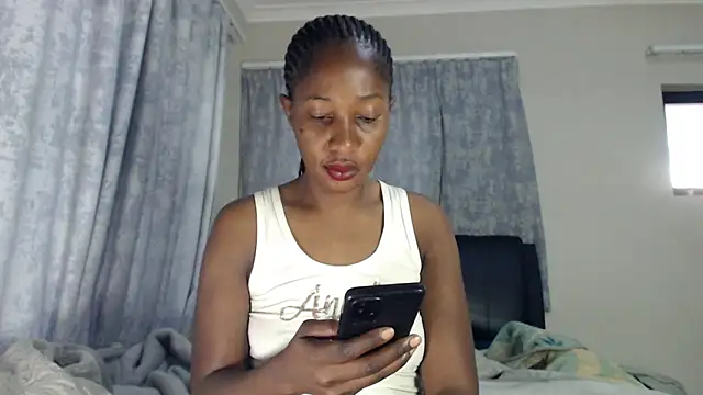 leanna23 online show from November 12, 2025, 3:10 am