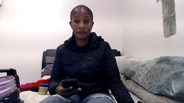 leanna23 online show from July 28, 2026, 8:45 pm