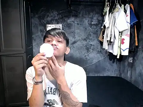 Snapshot of asianPinoy4you chatting on October 4, 2025, 8:38 am asianPinoy4you online show from October 4, 2025, 8:38 am