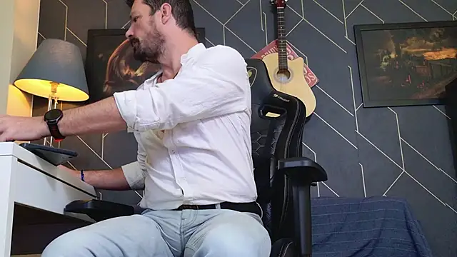 ChrisKox online show from November 15, 2025, 5:11 am