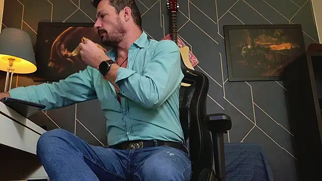 ChrisKox online show from November 5, 2025, 4:59 am