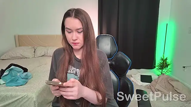 Snapshot of SweetPulse chatting on October 5, 2025, 6:31 pm SweetPulse online show from October 5, 2025, 6:31 pm