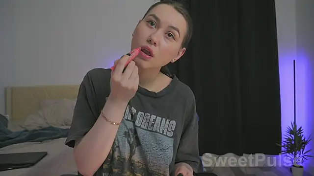 Snapshot of SweetPulse chatting on November 4, 2025, 8:56 pm SweetPulse online show from November 4, 2025, 8:56 pm