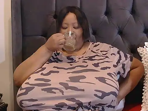 Snapshot of nancy111 chatting on March 12, 2026, 2:06 am nancy111 online show from March 12, 2026, 2:06 am