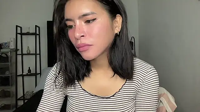 Snapshot of your_bianca69 chatting on April 1, 2026, 12:35 am your bianca69 online show from April 1, 2026, 12:35 am