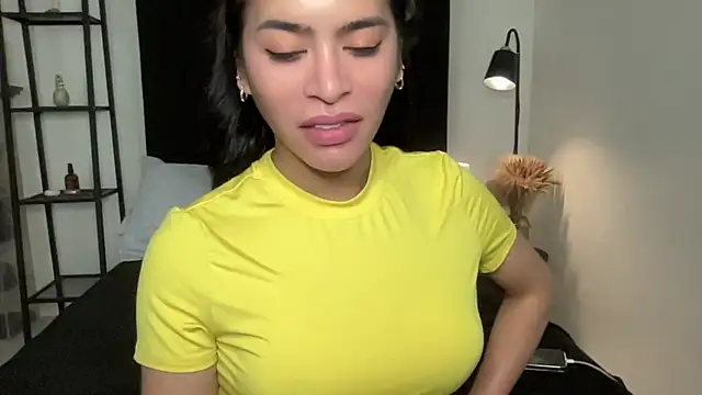 Snapshot of your_bianca69 chatting on April 2, 2026, 1:24 am your bianca69 online show from April 2, 2026, 1:24 am