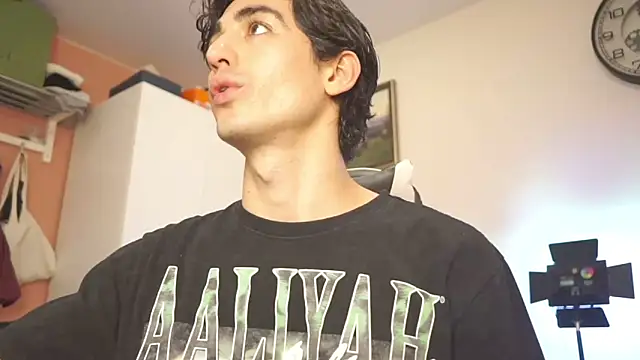 AlanDeNavarre online show from February 11, 2025, 9:46 pm