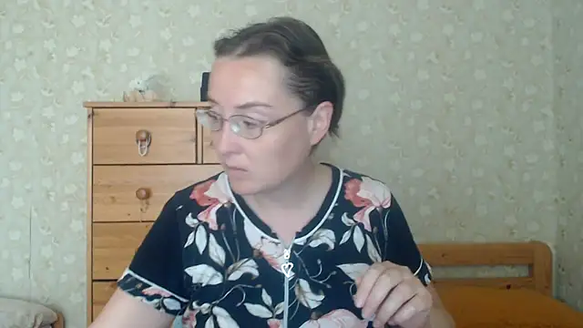 Smart Rose online show from June 20, 2026, 4:39 am