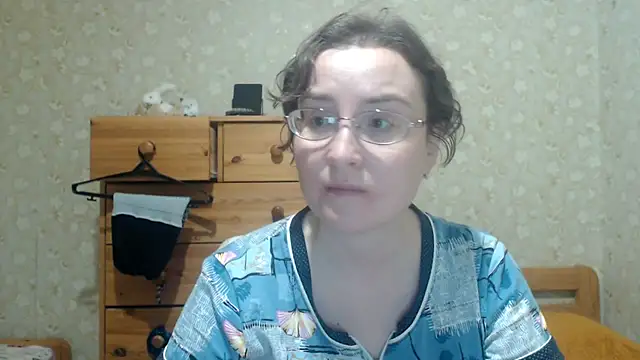 Smart Rose online show from April 19, 2026, 6:43 pm