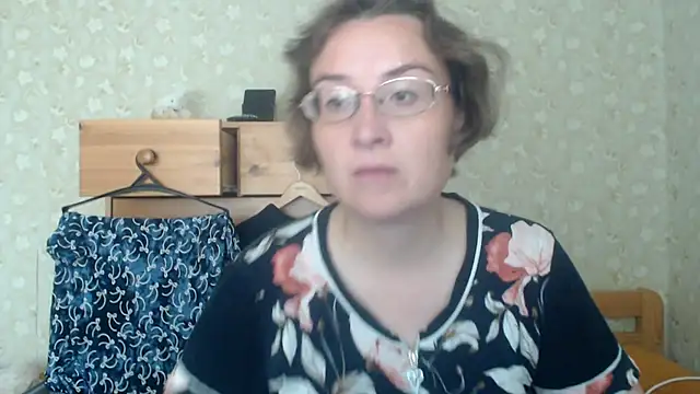 Smart Rose online show from June 21, 2026, 4:51 am