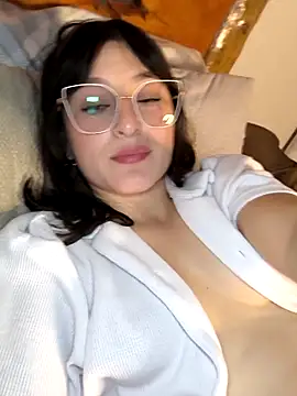 IsabelaGomez online show from April 21, 2026, 1:53 am