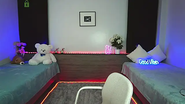 Snapshot of _Anna_Shine_ chatting on December 8, 2024, 12:08 pm Anna Shine online show from December 8, 2024, 12:08 pm