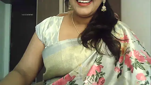 Snapshot of Spandana_Sweety chatting on October 18, 2025, 6:04 am Spandana Sweety online show from October 18, 2025, 6:04 am