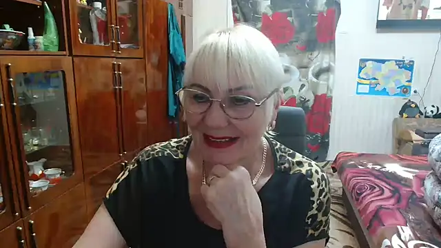 JenaCheim online show from June 3, 2026, 8:13 pm