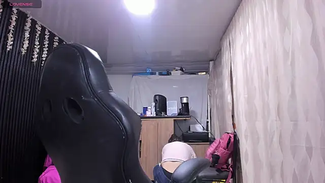 lalanaughty online show from September 22, 2025, 10:43 am