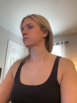 Snapshot of Kay_Cakes chatting on March 4, 2026, 3:42 pm Kay Cakes online show from March 4, 2026, 3:42 pm