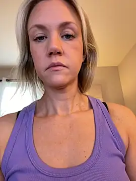 Snapshot of Kay_Cakes chatting on November 10, 2025, 4:23 pm Kay Cakes online show from November 10, 2025, 4:23 pm