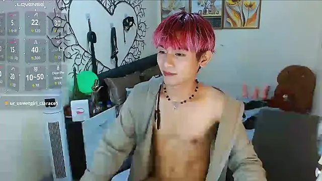 Snapshot of WildestTwink chatting on October 2, 2025, 6:44 pm WildestTwink online show from October 2, 2025, 6:44 pm