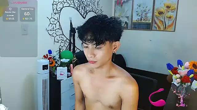 Snapshot of WildestTwink chatting on October 28, 2025, 2:16 pm WildestTwink online show from October 28, 2025, 2:16 pm