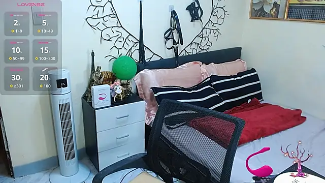 Snapshot of WildestTwink chatting on November 5, 2025, 7:17 pm WildestTwink online show from November 5, 2025, 7:17 pm