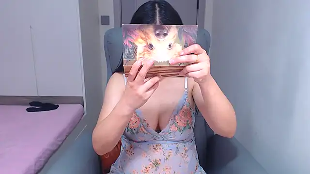 Snapshot of hianne chatting on February 8, 2025, 12:39 pm hianne online show from February 8, 2025, 12:39 pm