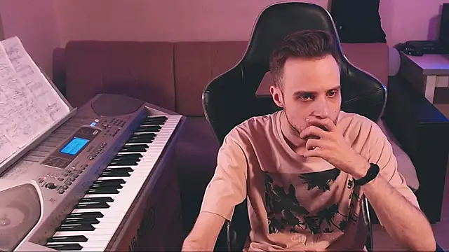 Sweetparker online show from December 22, 2025, 9:15 pm