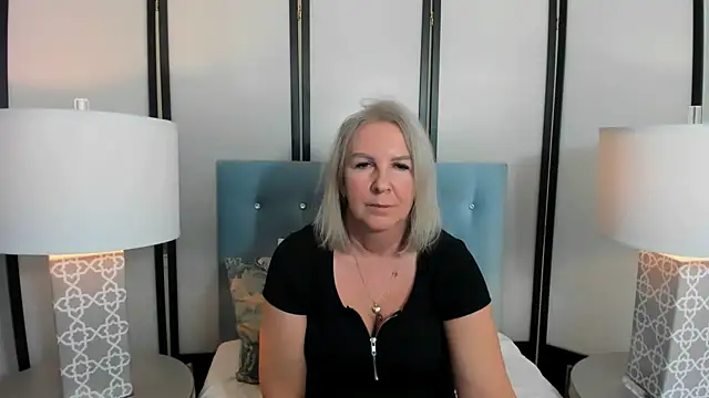 Snapshot of EricaTop chatting on January 28, 2025, 5:03 pm EricaTop online show from January 28, 2025, 5:03 pm