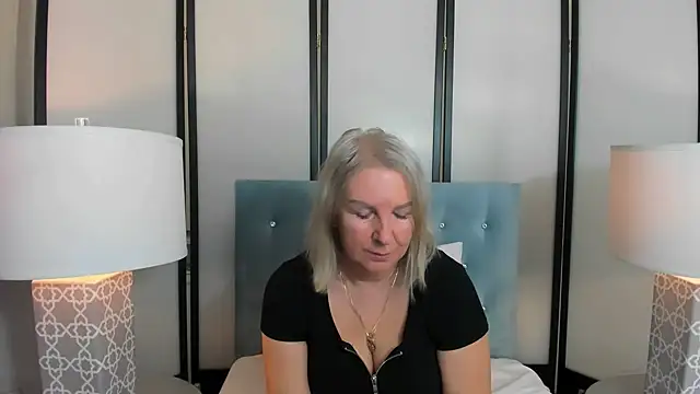 Snapshot of EricaTop chatting on January 12, 2025, 6:17 am EricaTop online show from January 12, 2025, 6:17 am