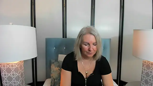 Snapshot of EricaTop chatting on January 13, 2025, 5:02 pm EricaTop online show from January 13, 2025, 5:02 pm