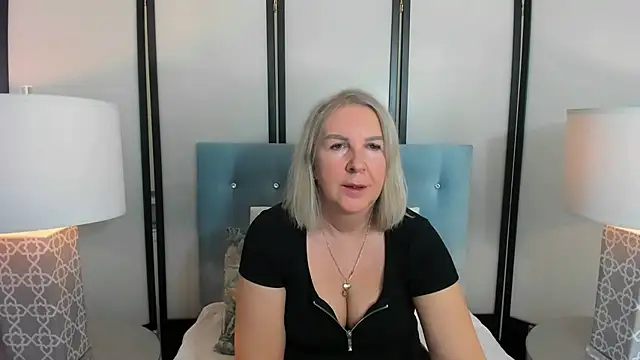 Snapshot of EricaTop chatting on January 9, 2025, 5:00 pm EricaTop online show from January 9, 2025, 5:00 pm