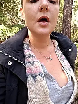 SwedishJennifer online show from April 28, 2026, 12:53 pm